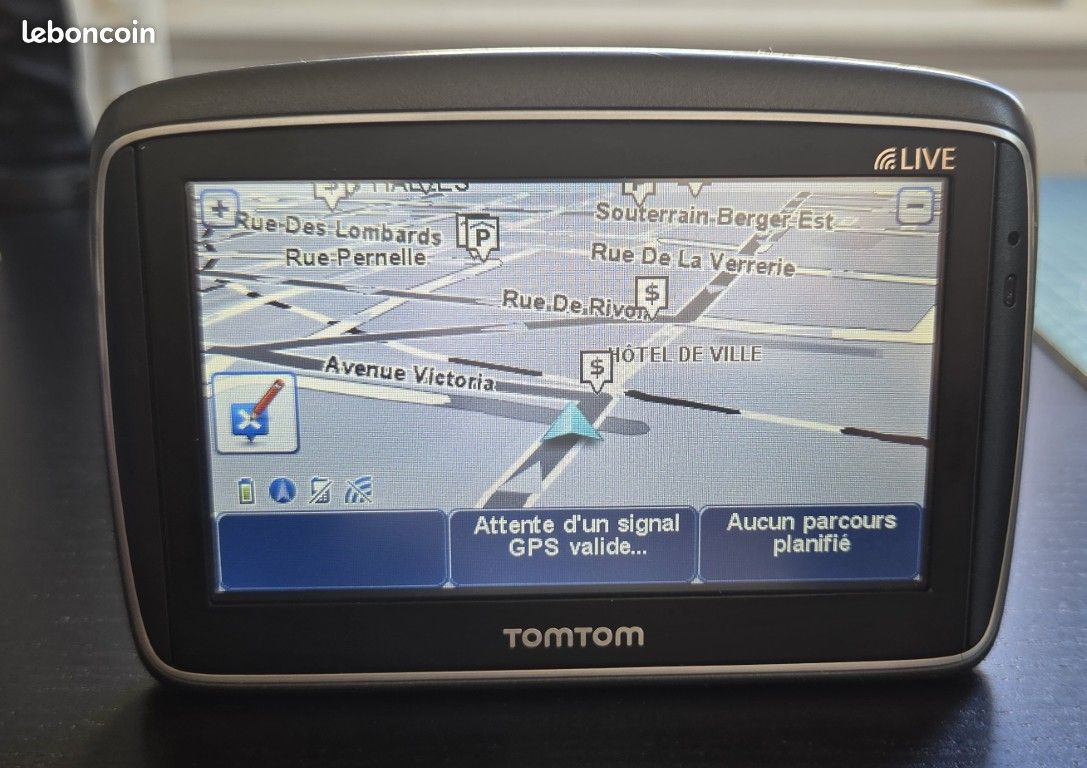 GPS TomTom Go Live - état D'usage - Fonctionnel - Modèle Canada - Réf 0636926047609