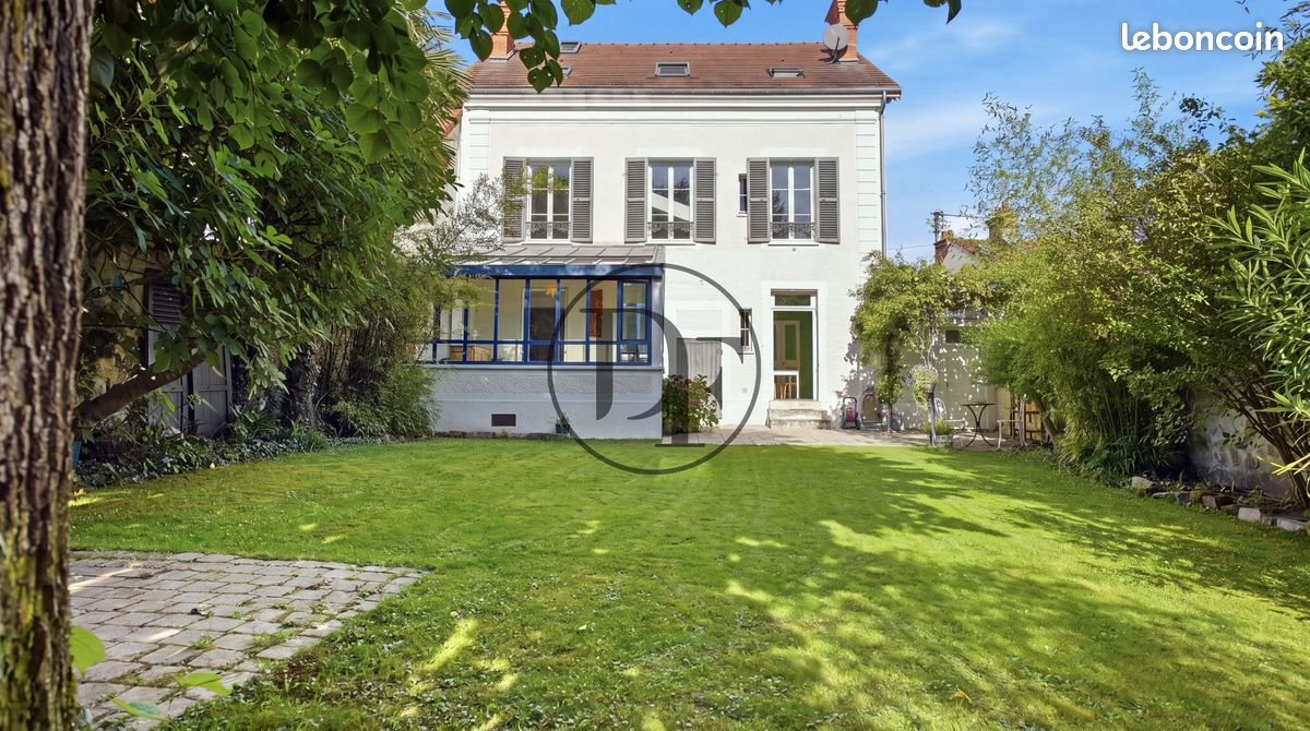 Maison 10 pièces 220 m² · à Fontainebleau · 220 m² · 1 330 000 €