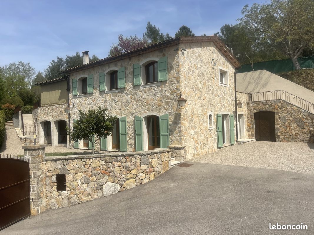 Maison 6 pièces 159 m² · à Le Tignet · 159 m² · 920 000 €