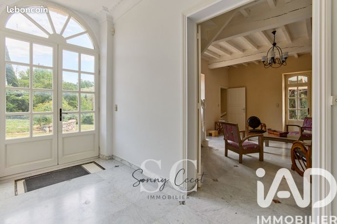 Maison 8 pièces 420 m²