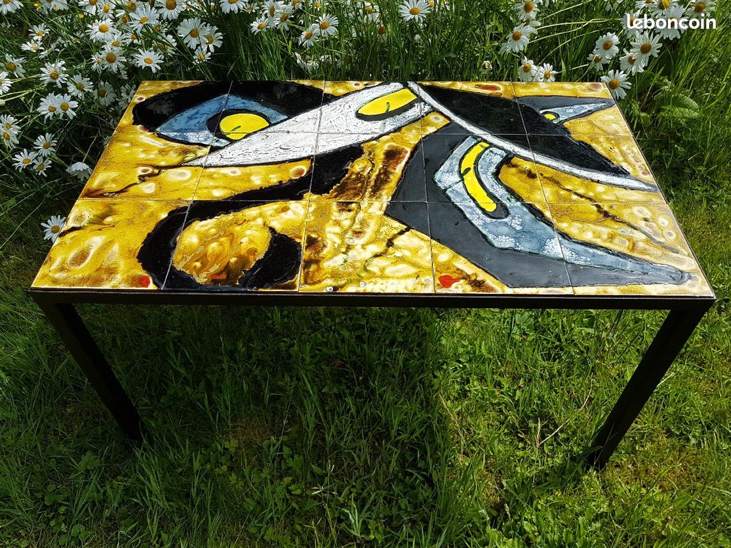 Table en céramique (image 1)