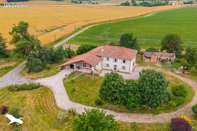 Maison 10 pièces 266 m²