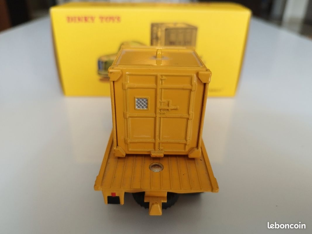 Berlier camion plateau avec container Bailly (image 4)