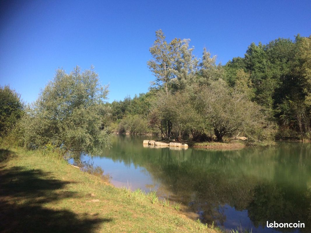 Gîte De Pêche Avec étang Privé Drôme Gite 6 pers piscine privée juin, fin aout, septembre avec étang de pêche -  Locations & Gîtes
