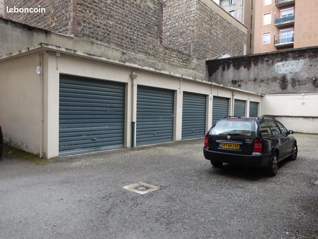 Parking 12 m² · à Saint-Étienne · 12 m² · 78 €/mois