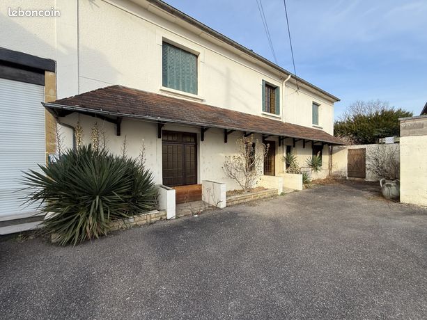 Propriété 11 pièces 400 m²