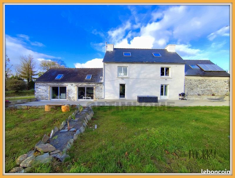 Maison 8 pièces 187 m² · à Ploudiry · 187 m² · 373 500 €