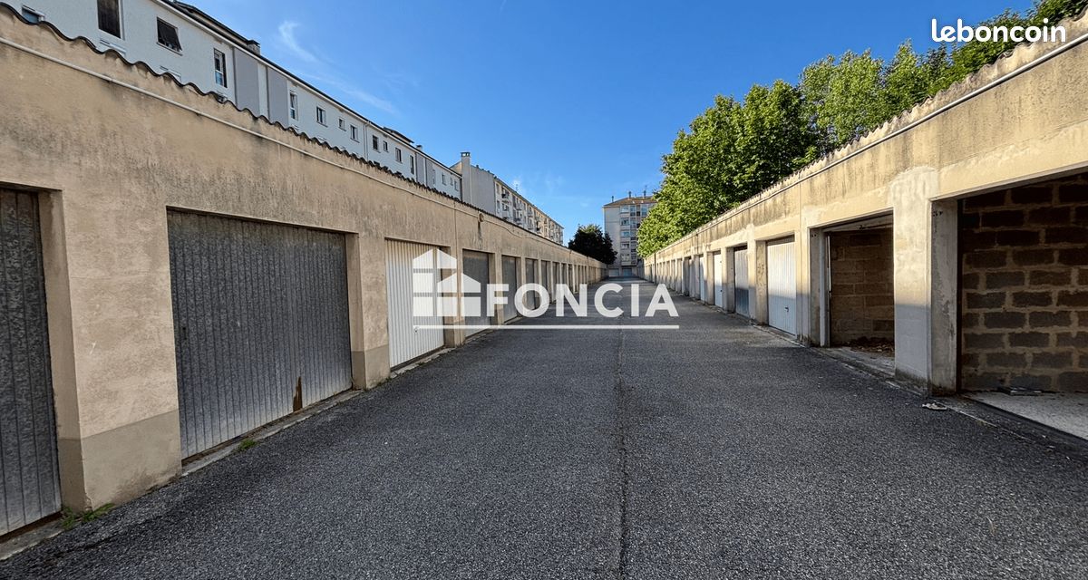 Garage · à Valence · 70 €/mois