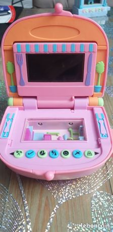 Pixel Chix are in the House! Meet the new 2D s in a 3D world from