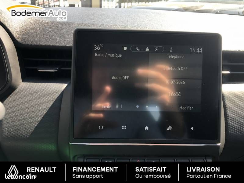 Renault Clio TCe 90 Equilibre (image 10)