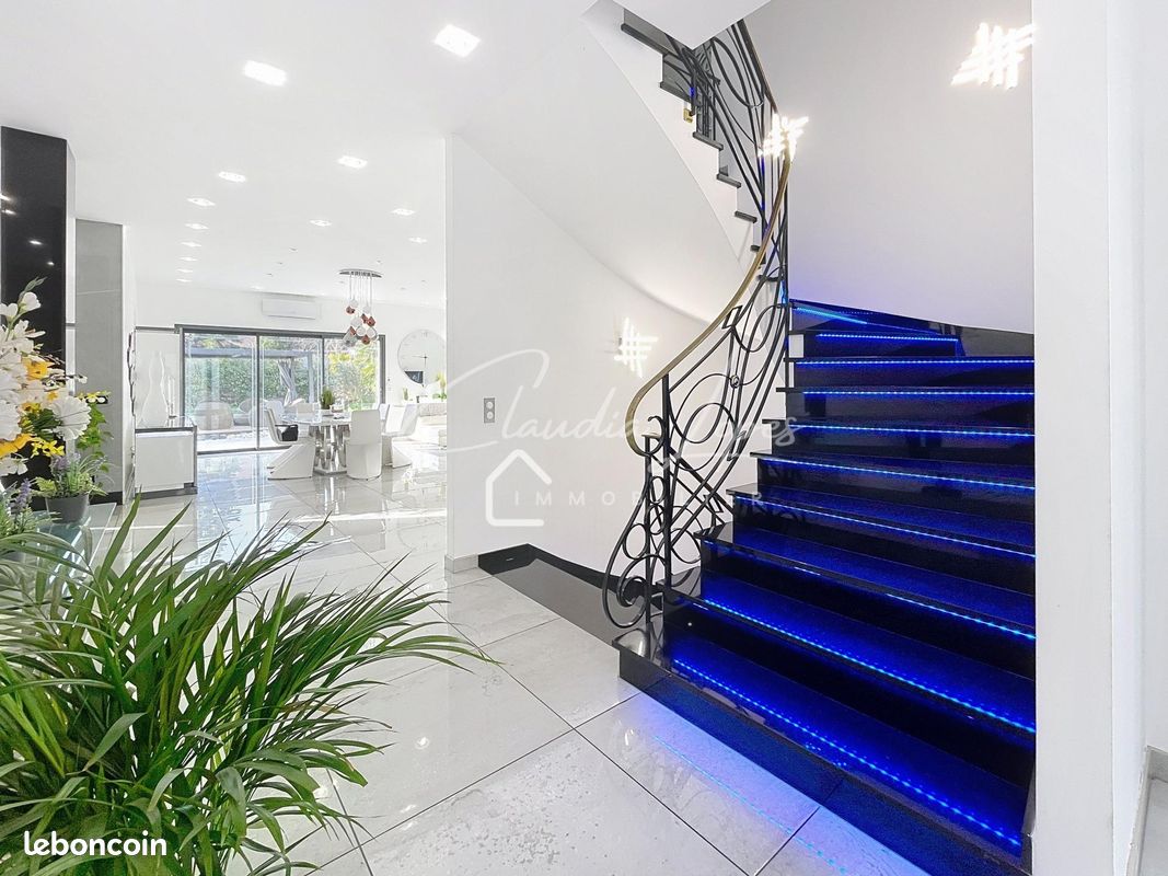 Maison 9 pièces 368 m² · à Argenteuil · 368 m² · 1 599 000 €