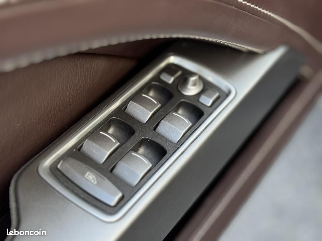 Aston Martin Rapide 6.0 V12 477 CH TOUCHTRONIC / SUIVI ASTON SUPERBE ÉTAT (image 19)