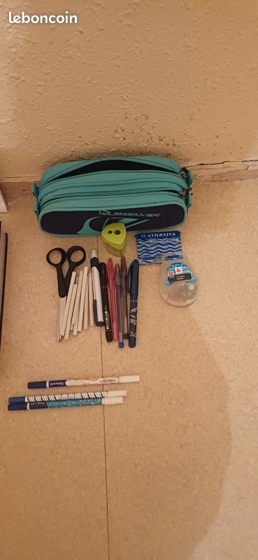Lire l'annonce Urgent vide maison lots Livres pour apprendre à dessiner avec matériel en main propre (image 2)