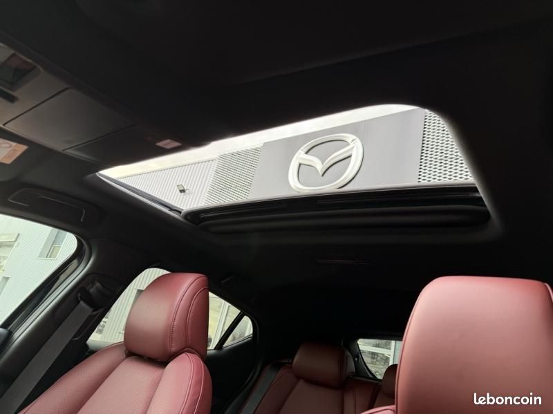Mazda Mazda 3 2.0 e-SKYACTIV-X M-Hybrid 186ch Takumi BVA 2025 Euro6e (image 9)