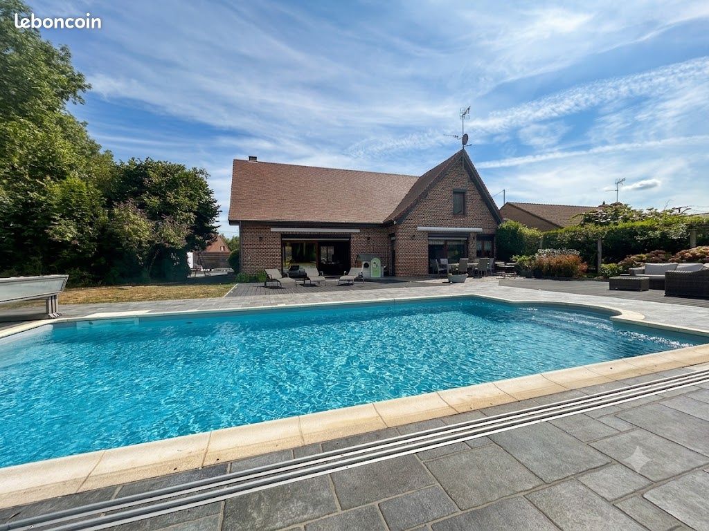 Maison 6 pièces 241 m² · à Saint-Amand-les-Eaux · 241 m² · 628 000 €