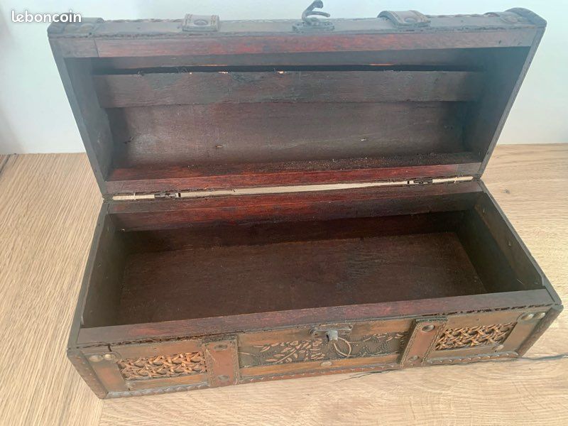 Petite malle vintage en bois et osier (image 2)