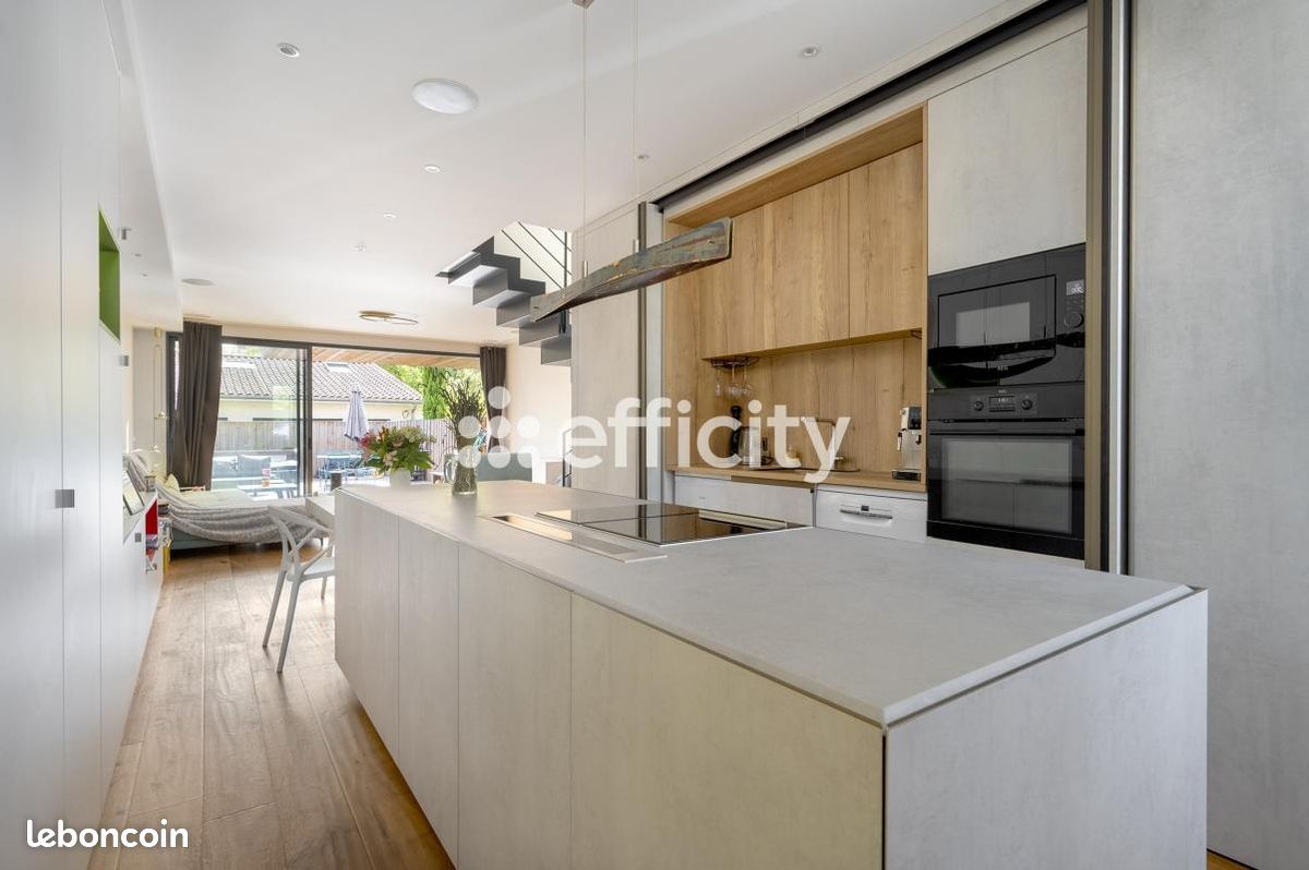 Maison 4 pièces 130 m² · à Bordeaux · 130 m² · 695 000 €
