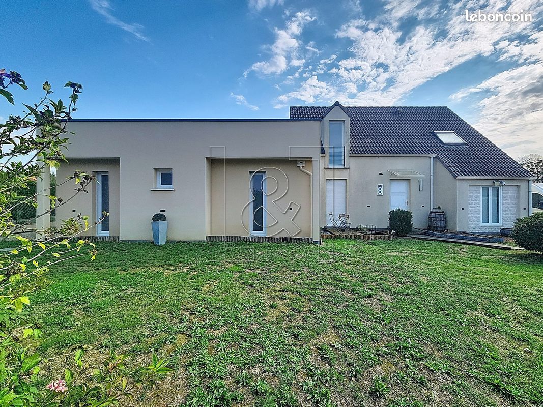 Maison 8 pièces 200 m² · à Pont-de-l'Arche · 200 m² · 255 000 €