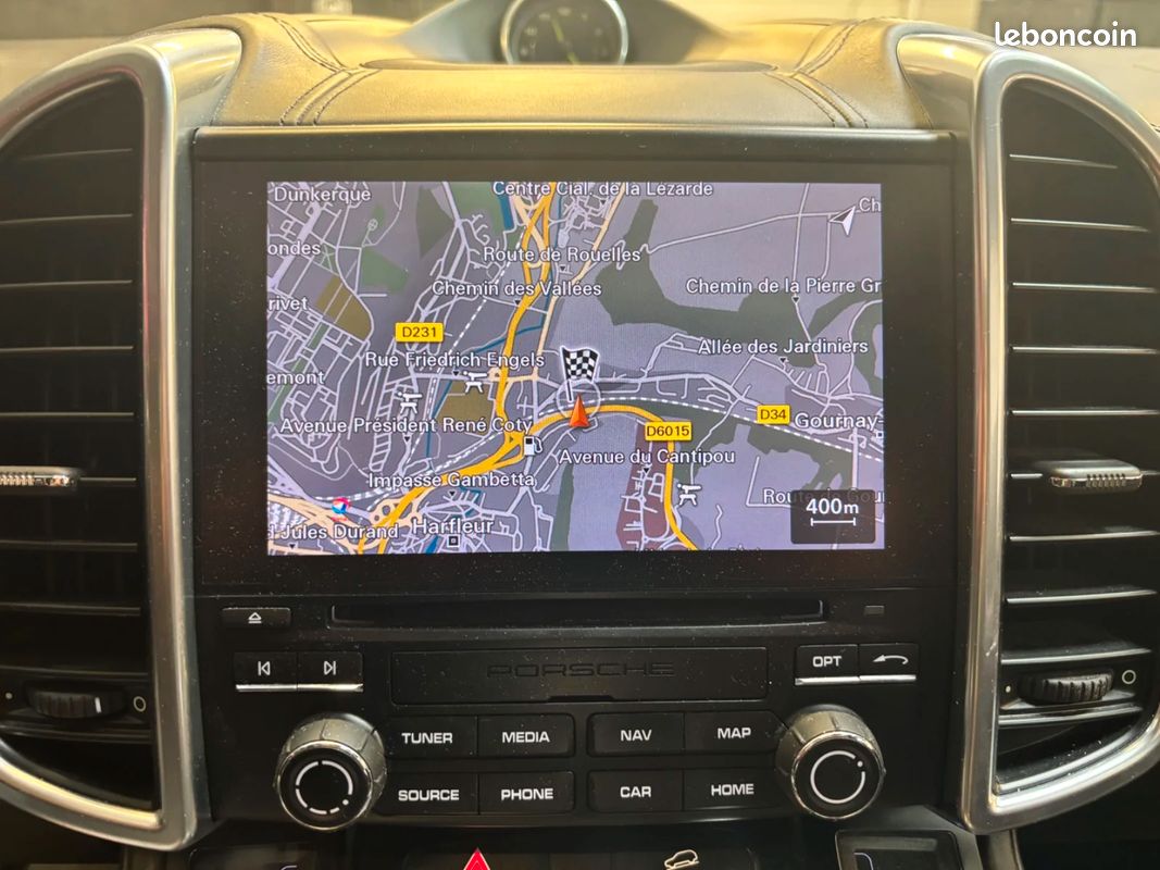 PORSCHE CAYENNE 3.0 V6 416 ch S Platinium Edition E-Hybrid Tiptronic / 1ere Main / PDLS+ / Toit Ouvrant / Camera (image 15)