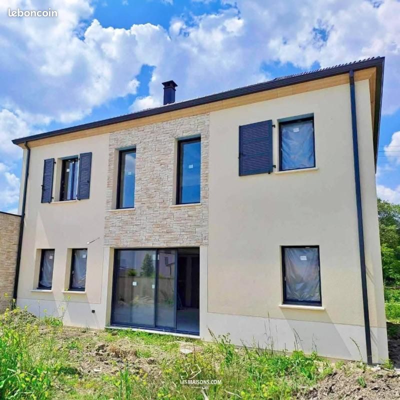 Maison 5 pièces 111 m² · à Saint-Martin-du-Tertre · 111 m² · 325 000 €