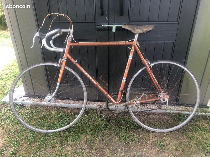 Vélo de course Peugeot ancien vintage collection cadre allégé - Vélos