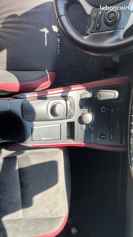 LEXUS CT200H RARE SPORT EDITION suivi Lexus Complet 1,8 L 136 CV 2020 (image 14)