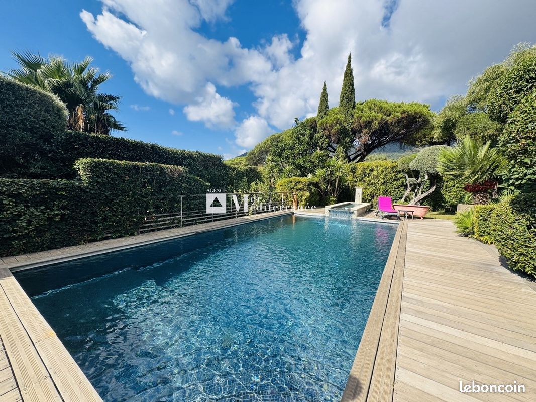 Maison 4 pièces 188 m² · à Cavalaire-sur-Mer · 188 m² · 1 490 000 €