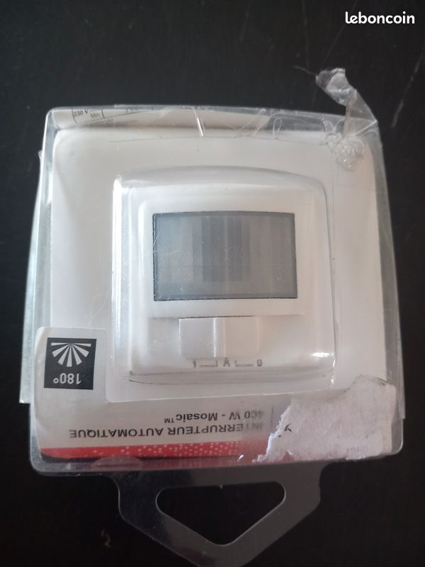 Interrupteur legrand mosaic automatique 400w (image 1)