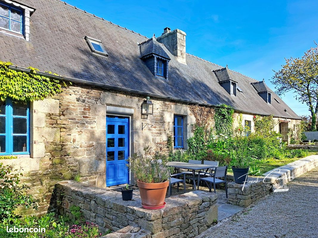 Maison 14 pièces 261 m² · à Ploumilliau · 261 m² · 589 000 €