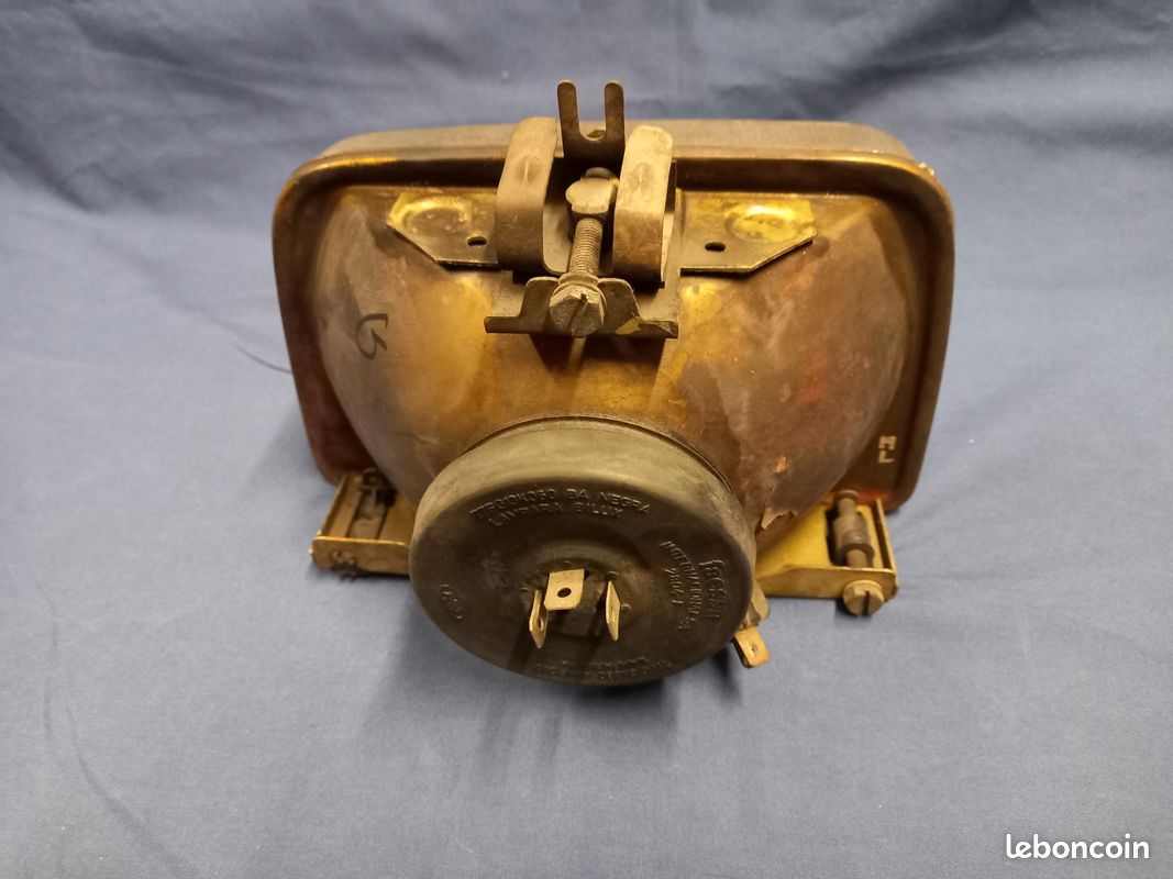 Phare avant gauche Ford Fiesta MK1 (image 2)
