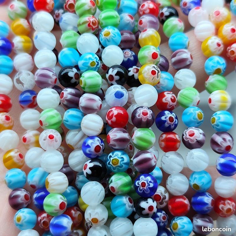 Perles de verre fleurs multicolores – perles 6 mm – 1 rang (image 2)
