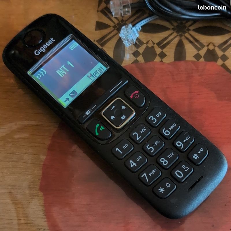 Gigaset AS690 Trio Téléphone Fixe Sans Fil 3 Combinés Noir Ecran Lisible Senior (image 2)