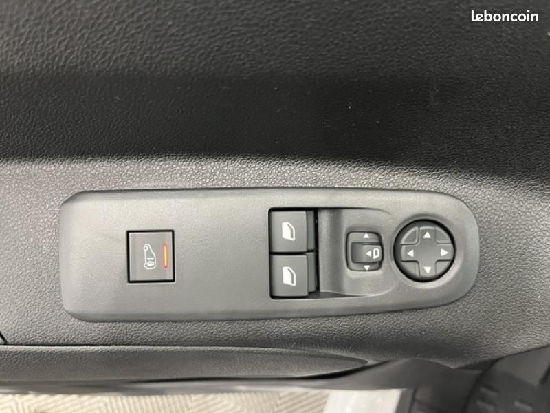 Opel Combo Cargo M Diesel 130ch automatique Tech Extenso (image 14)