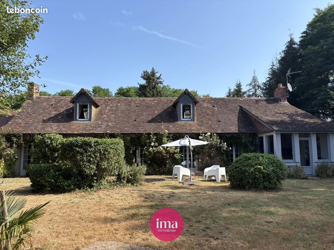 Maison 8 pièces 208 m² · à Changé · 208 m² · 367 454 €