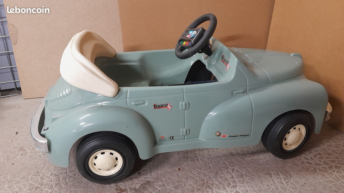 Renault 4 CV Cabriolet - a photo on