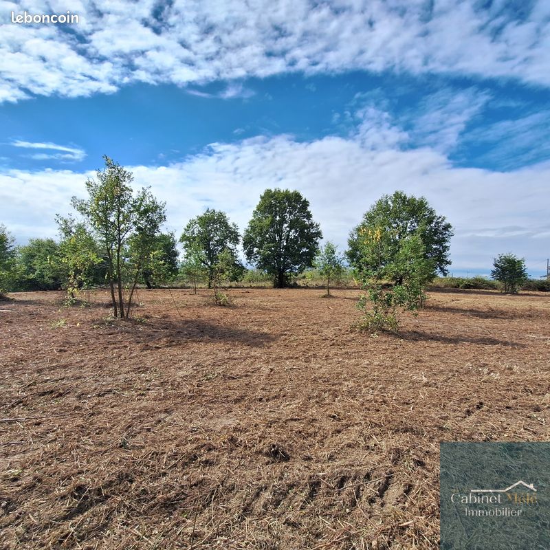 Terrain 1660 m² · à Cursan · 1 660 m² · 120 000 €
