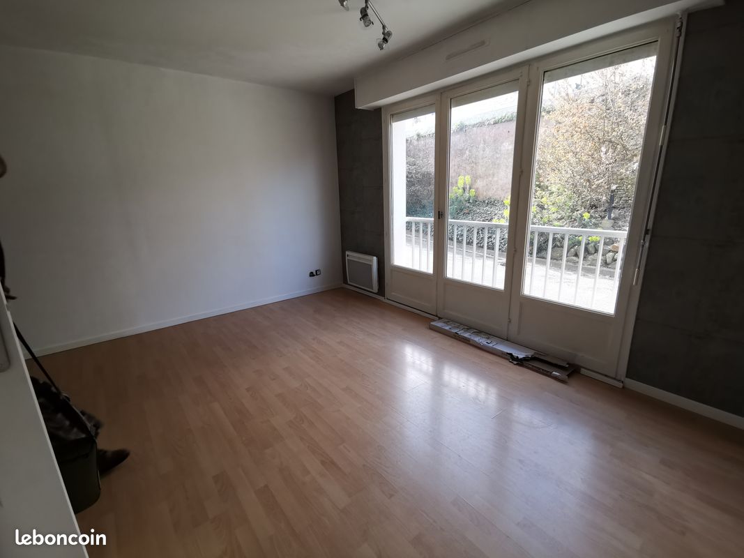 Appartement 1 pièce 25 m² · à Laval · 25 m² · 390 €