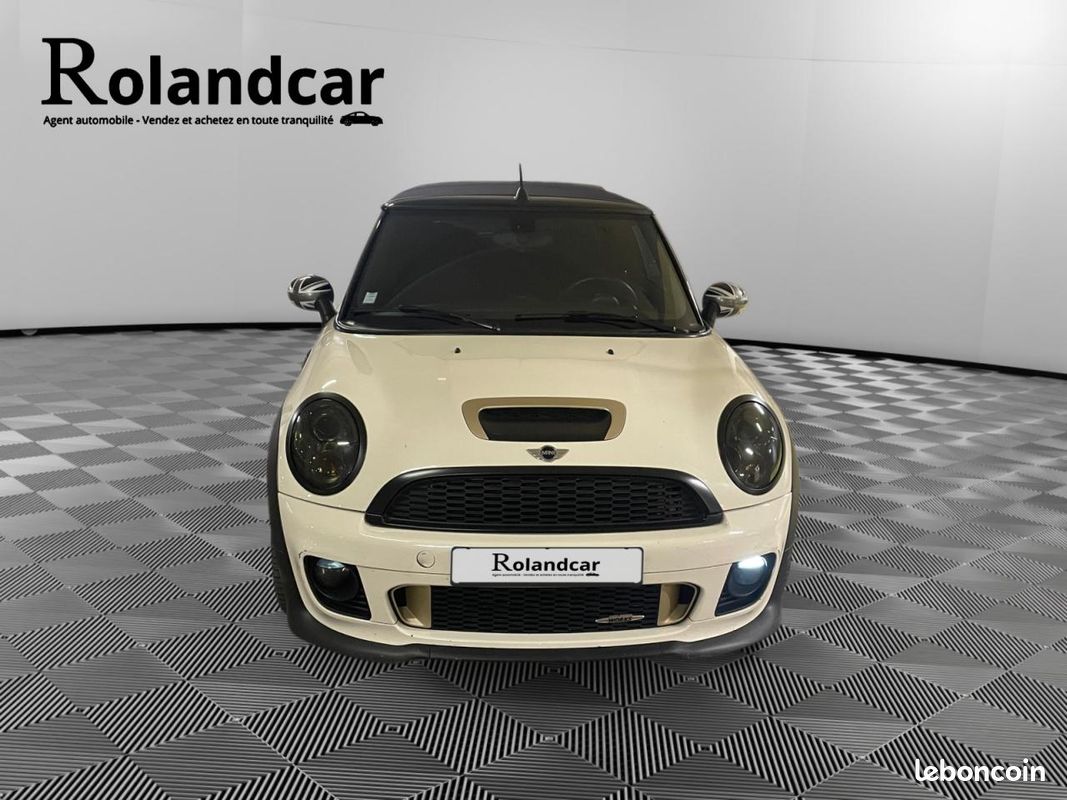 Mini cabrio mini 1.6 210 john cooper works (image 7)