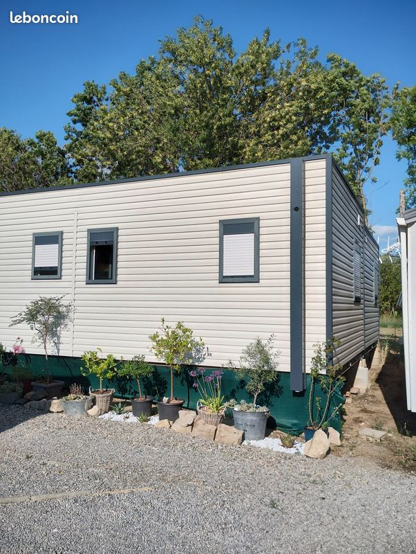 Local commercial 3 pièces 50 m² · à Villeneuve-lès-Béziers · 50 m² · 90 000 €