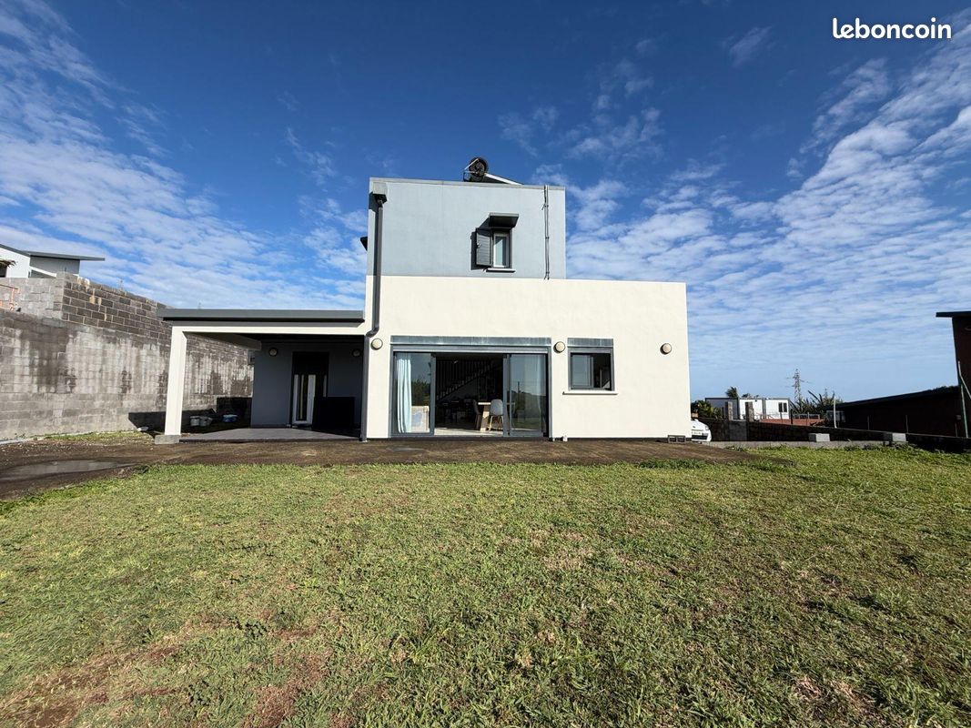 Maison 5 pièces 151 m² · à Sainte-Marie · 151 m² · 550 000 €