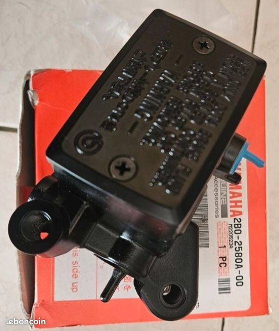Maitre cylindre frein avant brembo neuf origine yamaha 700 tenere (image 1)