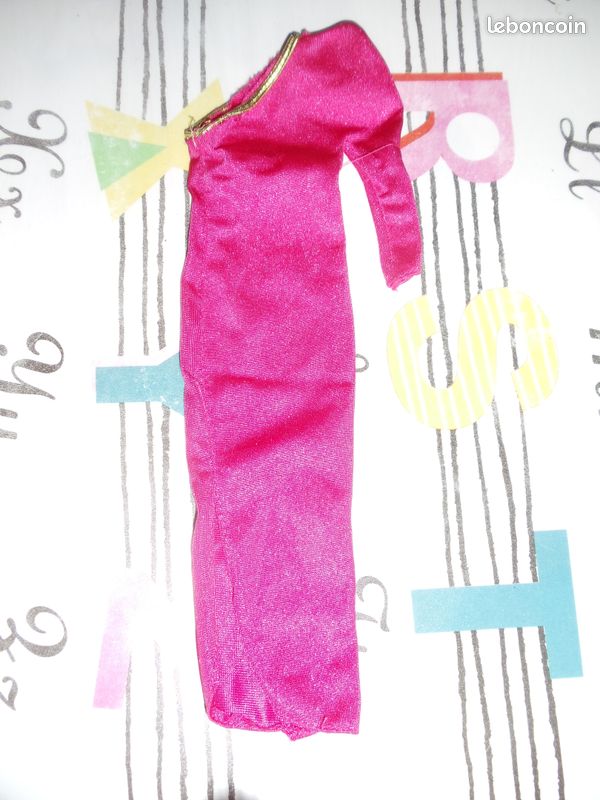 Poupée BARBIE + Accessoires et Vêtements (image 2)