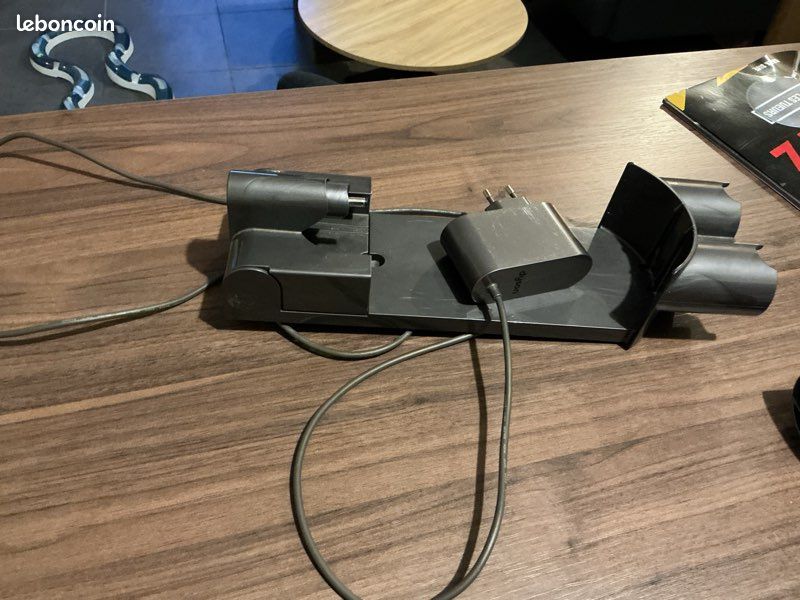 Supporte murale dyson v8 ou v7 (image 2)