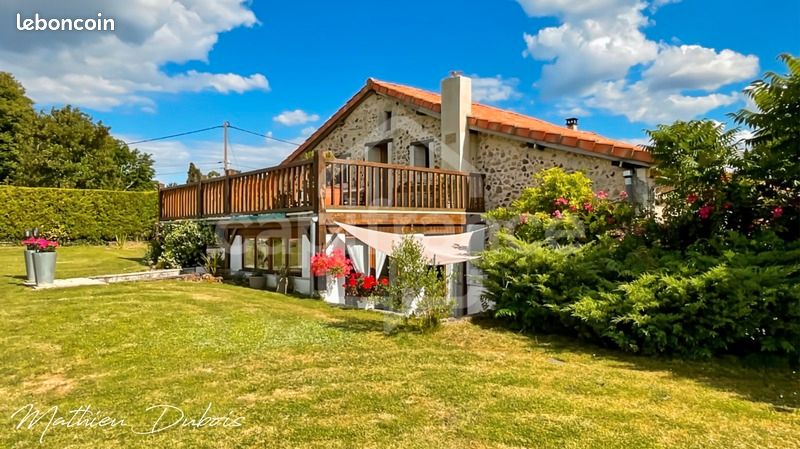 Maison 8 pièces 232 m² · à Saint Privat en Périgord · 232 m² · 455 750 €