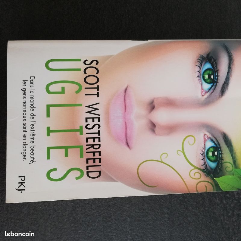 Livre "Uglies" Scott Westerfeld (image 1)