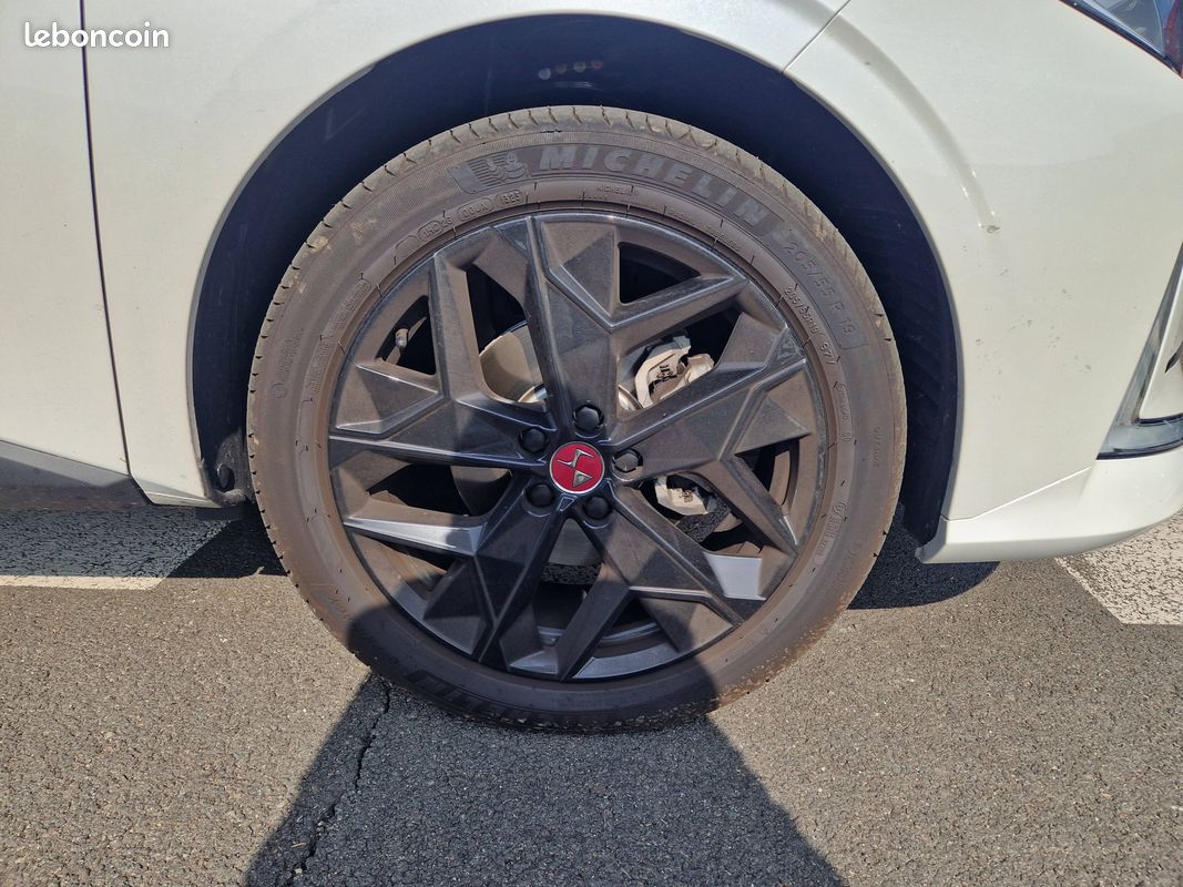 DS DS4 PureTech 130 EAT8 Performance Line+ (image 19)