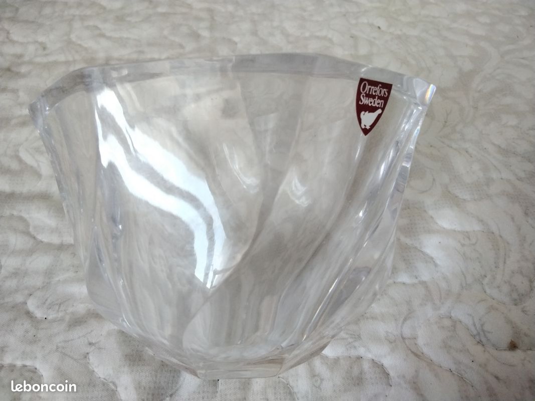 Bol En Cristal Signé Orrefors – Pièce Maîtresse En Verre Taillé – Art Suédois