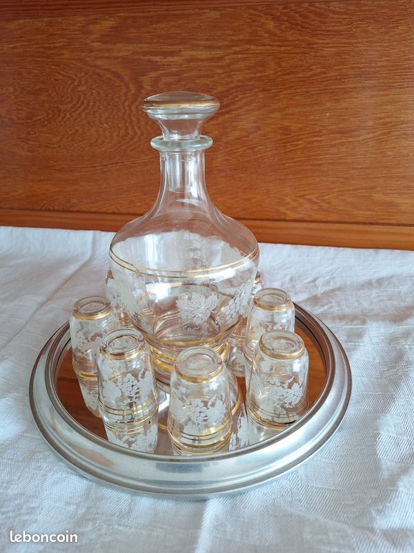 Ancien Panier à Bouteilles Et Verres En Tôle Ajourée Vert Pâle - VINTAGE