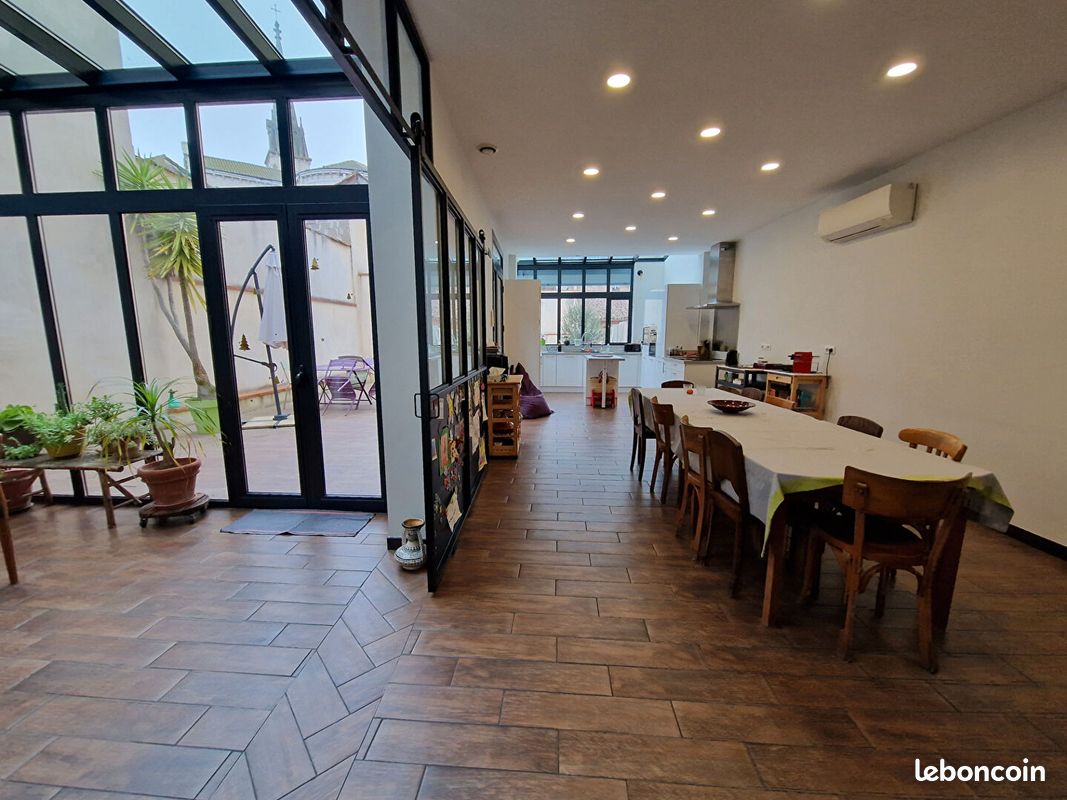 Maison 7 pièces 232 m² (image 1)