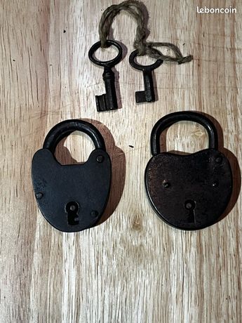 Vieux Cadenas En Fer Forgé Avec Sa Clé – Objet Ancien Rare